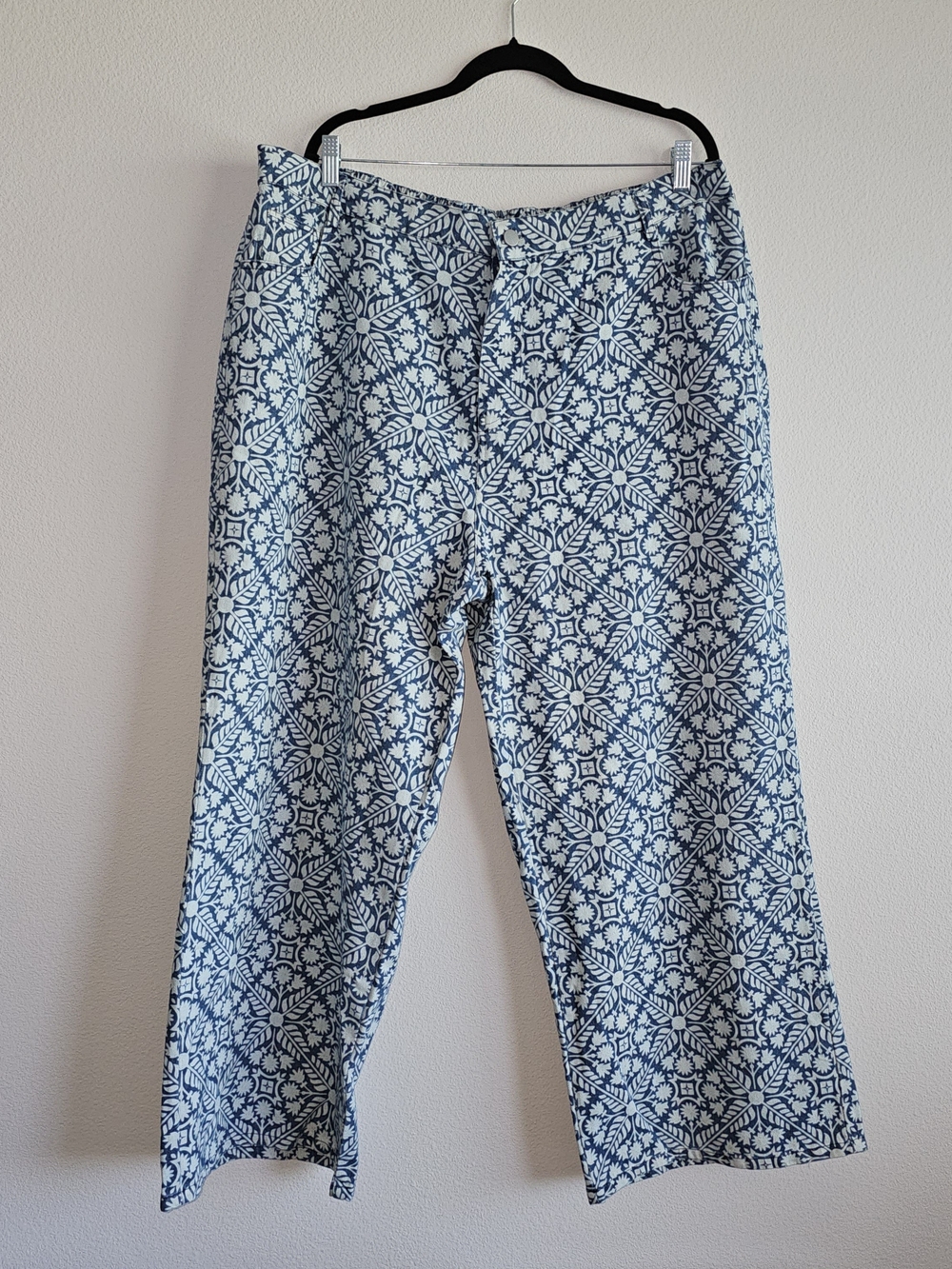 NWOT Size 3X Polagram Blue & White Geometric Print Chinos